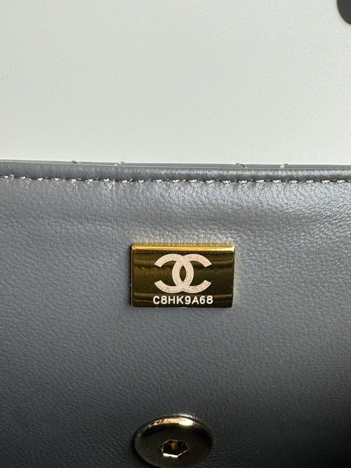 24c mini flap bag 20cm with top handle grey patent calfskin