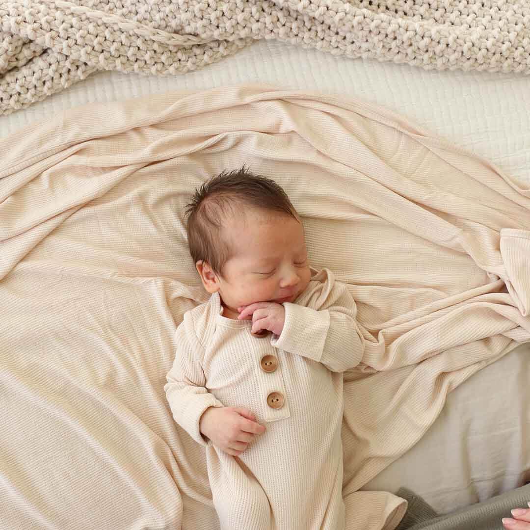 Oatmeal Bamboo Waffle Newborn Baby Knot Gown & Hat Set